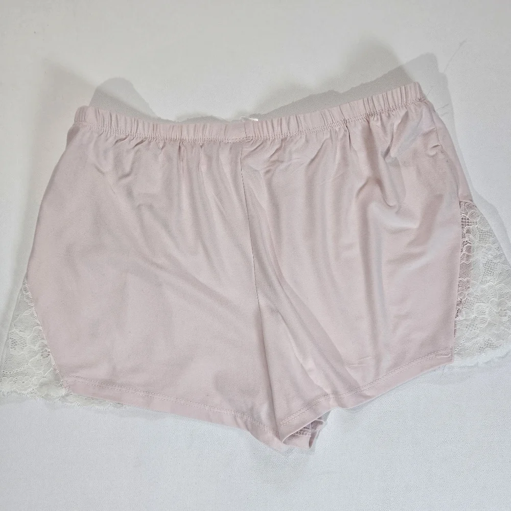 FLORA women’s sleepwear